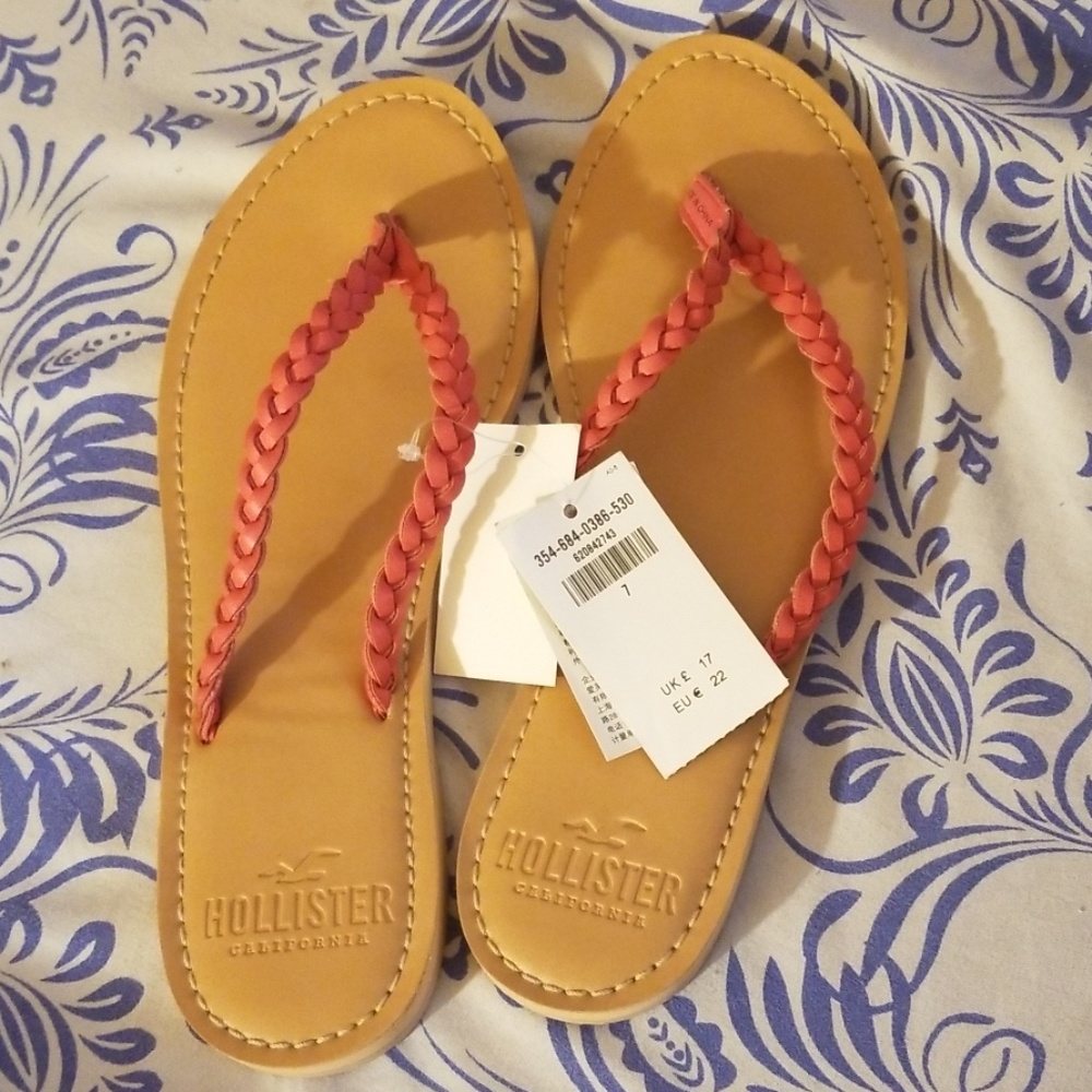 Hollister coral braided flip flops NWT